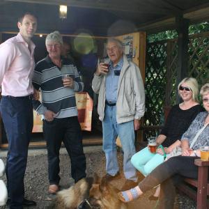 Janet Norman-Philips MP Dr Daniel Poulter Visits A Pub On The Green July 2016